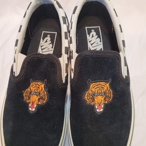 Vans Boys Sneaker Black and White Size 5